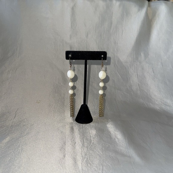 Vintage Off White Bead & Gold Chain Fringe Dangle Earrings - Picture 6 of 8